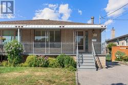 40 CHERRYLAWN AVENUE Toronto, ON M9L 2B4