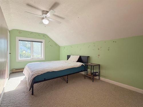 604 3Rd Avenue, Reston, MB - Indoor Photo Showing Bedroom
