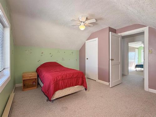 604 3Rd Avenue, Reston, MB - Indoor Photo Showing Bedroom