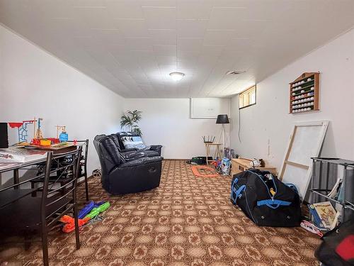 604 3Rd Avenue, Reston, MB - Indoor