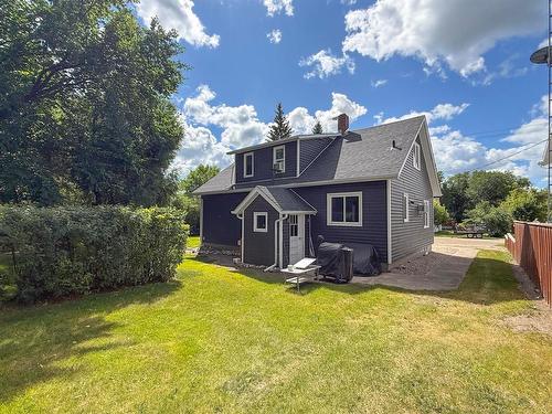 604 3Rd Avenue, Reston, MB - Outdoor