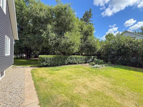 604 3Rd Avenue, Reston, MB - Outdoor