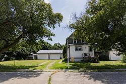 32 Railway Street  Homewood, MB R0G 0Y0