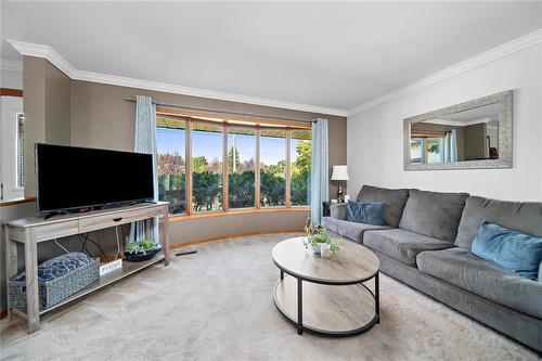 202 Second Street E, Landmark, MB - Indoor Photo Showing Living Room