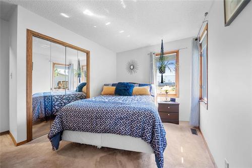 202 Second Street E, Landmark, MB - Indoor Photo Showing Bedroom