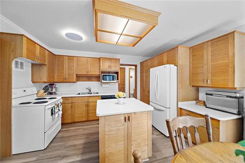 202 Second Street E, Landmark, MB - Indoor Photo Showing Kitchen With Double Sink
