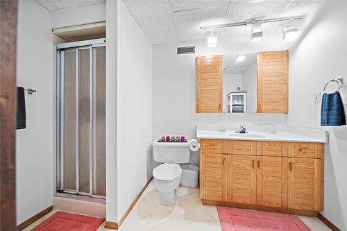 202 Second Street E, Landmark, MB - Indoor Photo Showing Bathroom
