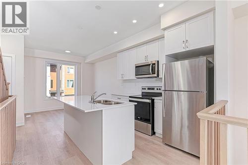 5 Winters Crescent, Collingwood, ON - Indoor Photo Showing Kitchen With Double Sink With Upgraded Kitchen