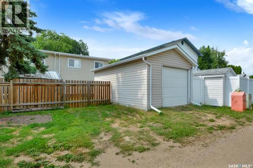 49-51 Carleton Drive, Saskatoon, SK - Outdoor