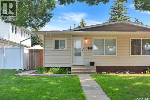 49-51 Carleton Drive, Saskatoon, SK - Outdoor