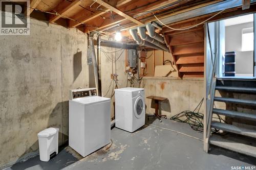 49-51 Carleton Drive, Saskatoon, SK - Indoor Photo Showing Laundry Room