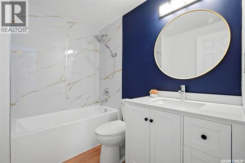 1310 B Avenue N, Saskatoon, SK - Indoor Photo Showing Bathroom