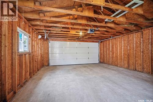 1310 B Avenue N, Saskatoon, SK - Indoor Photo Showing Garage