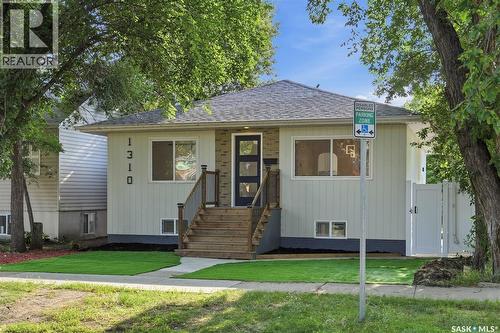 1310 B Avenue N, Saskatoon, SK - Outdoor