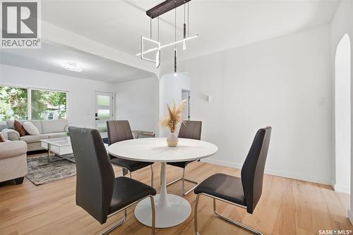 1310 B Avenue N, Saskatoon, SK - Indoor Photo Showing Dining Room