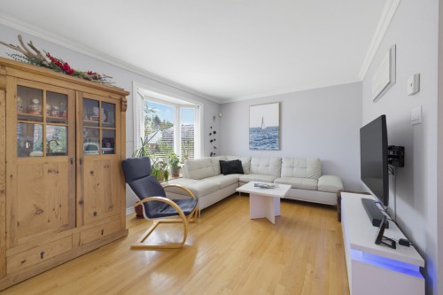 Living Room - 714 Rue Du Béarn, Saint-Jean-Sur-Richelieu, QC - Indoor Photo Showing Living Room