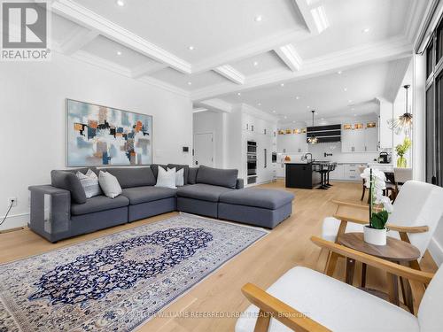 35 Lloydminster Crescent, Toronto, ON - Indoor Photo Showing Living Room