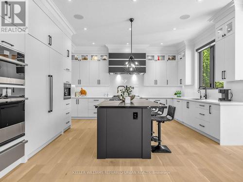 35 Lloydminster Crescent, Toronto, ON - Indoor Photo Showing Kitchen With Upgraded Kitchen
