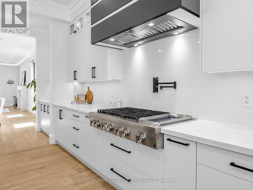 35 Lloydminster Crescent, Toronto, ON - Indoor Photo Showing Kitchen With Upgraded Kitchen