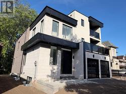 711 HILLVIEW CRESCENT  Pickering, ON L1W 2R6