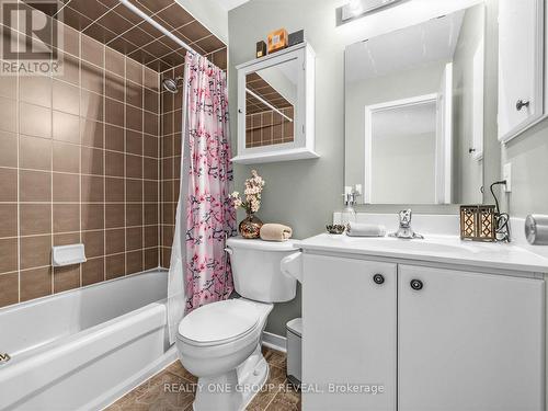 6122 Coxswain Crescent, Mississauga, ON - Indoor Photo Showing Bathroom