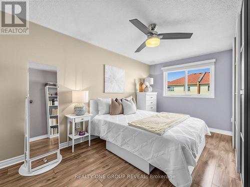 6122 Coxswain Crescent, Mississauga, ON - Indoor Photo Showing Bedroom
