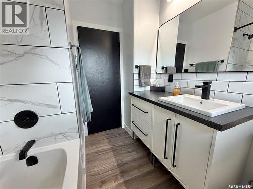 206 Third Avenue S, Yorkton, SK - Indoor Photo Showing Bathroom