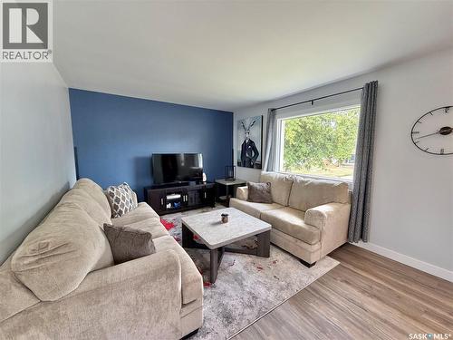 206 Third Avenue S, Yorkton, SK - Indoor Photo Showing Living Room