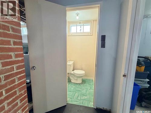 206 Third Avenue S, Yorkton, SK - Indoor Photo Showing Bathroom