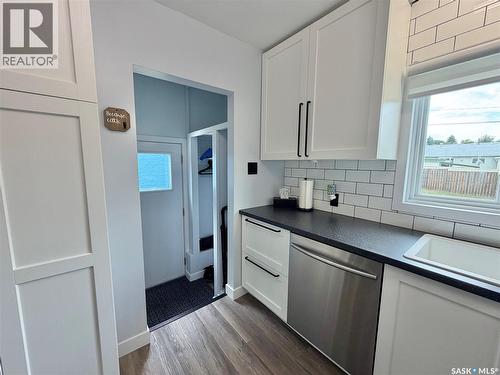 206 Third Avenue S, Yorkton, SK - Indoor Photo Showing Kitchen