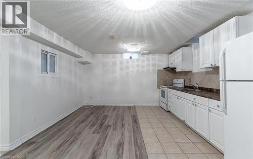 30 Richview Drive Unit# 2, Hamilton, ON - Indoor Photo Showing Kitchen