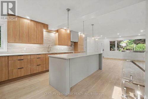 Breakfast Bar - 2238 Utah Street, Ottawa, ON - Indoor Photo Showing Kitchen With Upgraded Kitchen