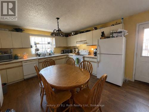59 THERRIEN COURT  Penetanguishene, ON L9M 1P6