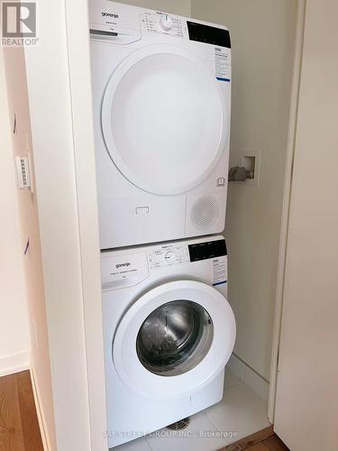 4208 - 28 Interchange Way, Vaughan, ON - Indoor Photo Showing Laundry Room