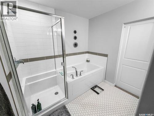 1231 Pringle Way, Saskatoon, SK - Indoor Photo Showing Bathroom