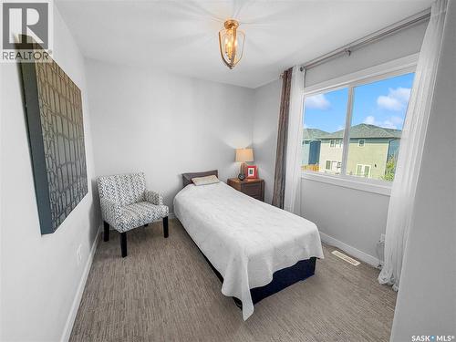 1231 Pringle Way, Saskatoon, SK - Indoor Photo Showing Bedroom