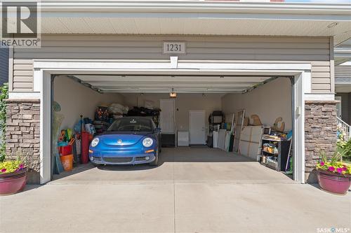 1231 Pringle Way, Saskatoon, SK - Indoor Photo Showing Garage