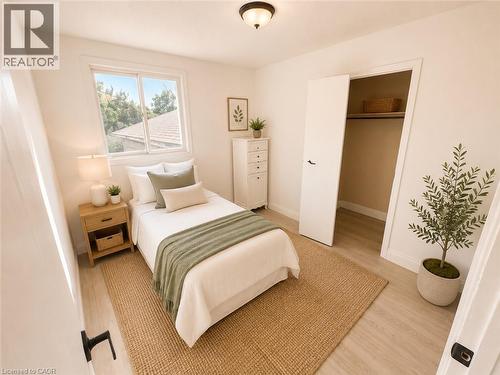 84 Elgar Avenue, Hamilton, ON - Indoor Photo Showing Bedroom
