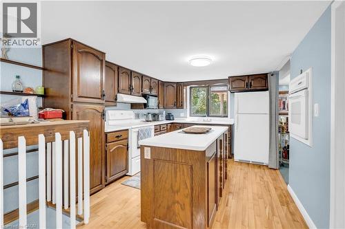 1356 Oak Lane, Mississauga, ON - Indoor Photo Showing Kitchen