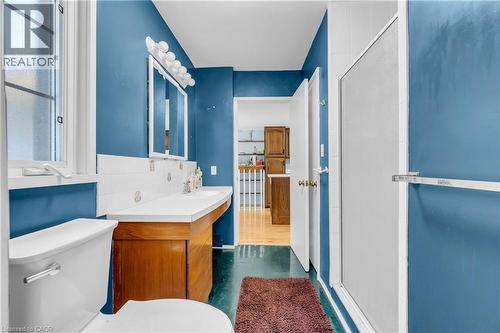 1356 Oak Lane, Mississauga, ON - Indoor Photo Showing Bathroom