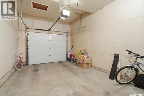 14 502 Rempel Manor, Saskatoon, SK - Indoor Photo Showing Garage