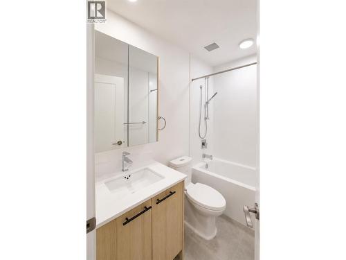 1380 Pridham Avenue Unit# 409, Kelowna, BC - Indoor Photo Showing Bathroom