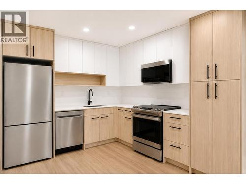 1380 Pridham Avenue Unit# 201  Kelowna, BC V1Y 6B5