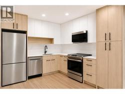 1380 Pridham Avenue Unit# 201 Kelowna, BC V1Y 6B5