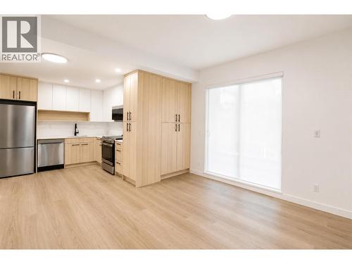 1380 Pridham Avenue Unit# 201  Kelowna, BC V1Y 6B5
