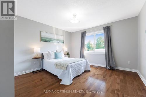 Bright bedroom with hardwood floors - 5859 Riverside Place, Mississauga, ON - Indoor Photo Showing Bedroom