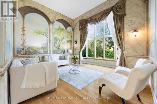 Stunning living room with painted mural - 5859 Riverside Place, Mississauga, ON - Indoor Photo Showing Living Room