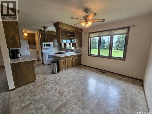 171 Lowestoft Street, Grayson, SK - Indoor Photo Showing Kitchen