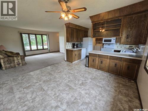 171 Lowestoft Street, Grayson, SK - Indoor Photo Showing Kitchen