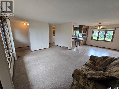 171 Lowestoft Street, Grayson, SK - Indoor Photo Showing Living Room